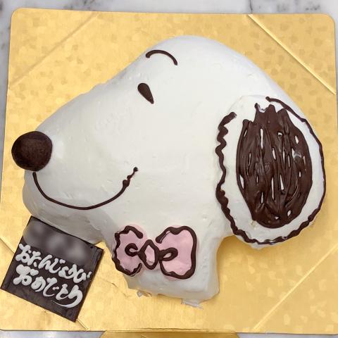 スヌーピーの立体ケーキ