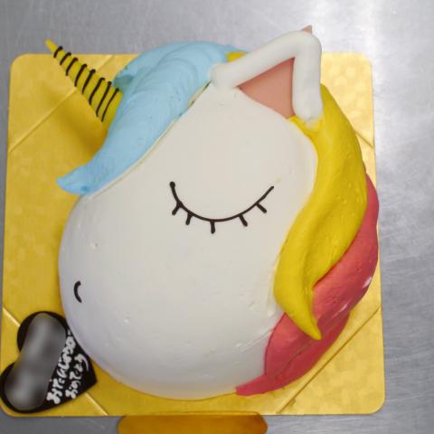 ユニコーンの立体ケーキ
