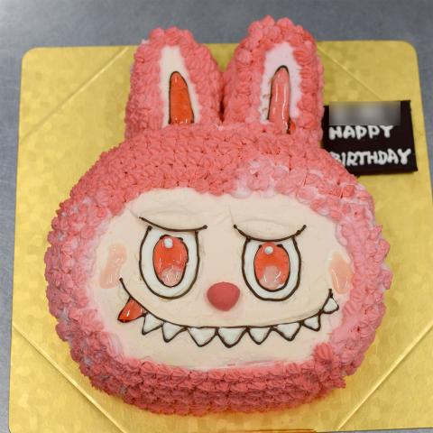 ラブブの立体ケーキ